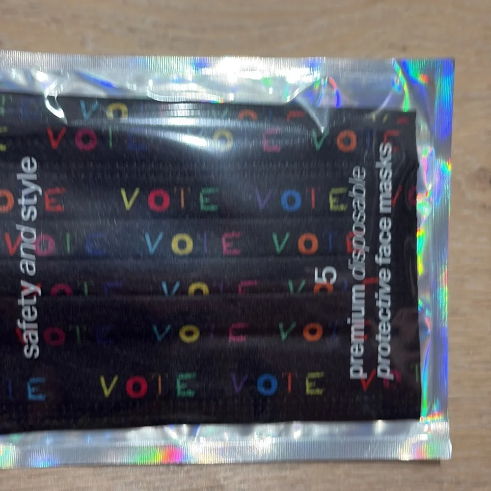 NWT Barriere Premium Disposable Face Masks in VOTE